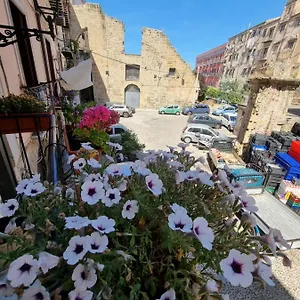Residenza Tarzana Guest house